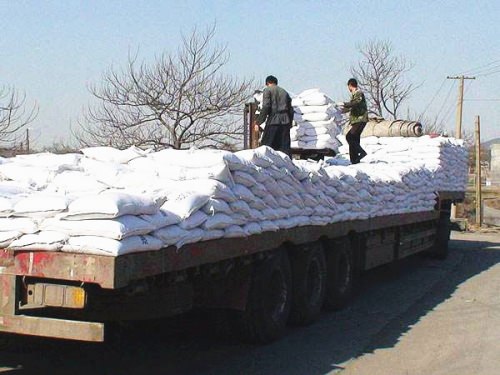 工業(yè)鹽發(fā)貨裝車(chē)
